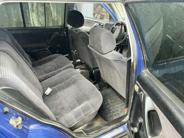 Синий Фольксваген Гольф, объемом двигателя 1.8 л и пробегом 300 тыс. км за 2100 $, фото 4 на Automoto.ua