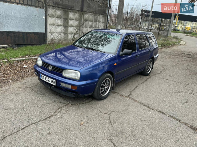 Синий Фольксваген Гольф, объемом двигателя 1.9 л и пробегом 200 тыс. км за 1900 $, фото 2 на Automoto.ua