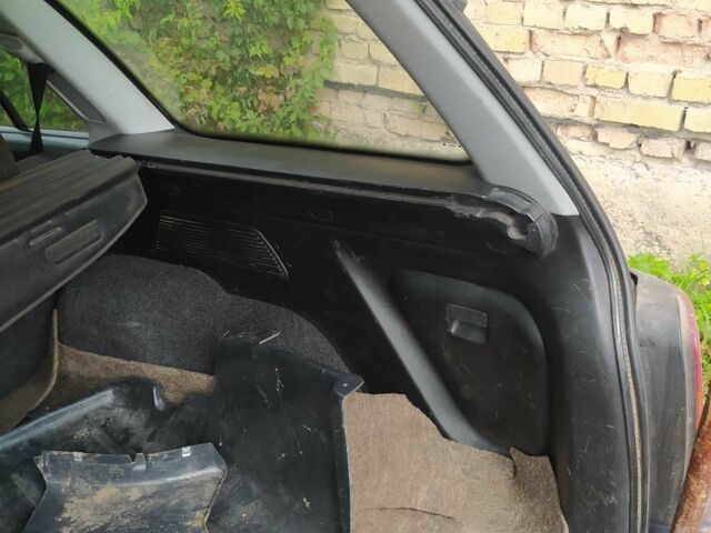 Синий Фольксваген Гольф, объемом двигателя 1.8 л и пробегом 325 тыс. км за 1350 $, фото 3 на Automoto.ua