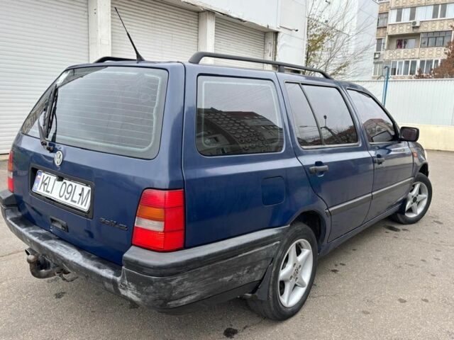 Синий Фольксваген Гольф, объемом двигателя 1.9 л и пробегом 230 тыс. км за 1350 $, фото 5 на Automoto.ua
