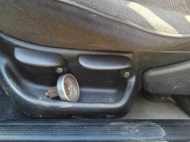 Синій Фольксваген Гольф, об'ємом двигуна 1.8 л та пробігом 233 тис. км за 2600 $, фото 9 на Automoto.ua