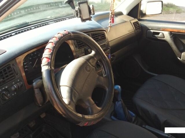 Синій Фольксваген Гольф, об'ємом двигуна 1.8 л та пробігом 500 тис. км за 2600 $, фото 11 на Automoto.ua