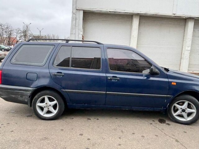 Синий Фольксваген Гольф, объемом двигателя 1.9 л и пробегом 230 тыс. км за 1350 $, фото 6 на Automoto.ua