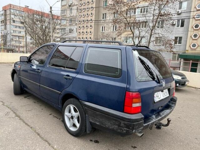 Синий Фольксваген Гольф, объемом двигателя 1.9 л и пробегом 230 тыс. км за 1350 $, фото 3 на Automoto.ua