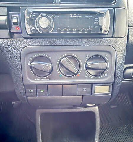 Синий Фольксваген Гольф, объемом двигателя 1.78 л и пробегом 268 тыс. км за 2500 $, фото 17 на Automoto.ua