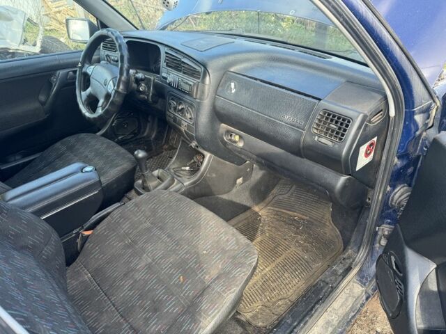 Синий Фольксваген Гольф, объемом двигателя 1.9 л и пробегом 356 тыс. км за 1850 $, фото 9 на Automoto.ua