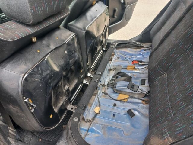 Синий Фольксваген Гольф, объемом двигателя 1.9 л и пробегом 380 тыс. км за 2500 $, фото 13 на Automoto.ua