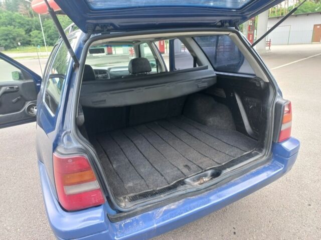 Синий Фольксваген Гольф, объемом двигателя 1.9 л и пробегом 380 тыс. км за 2500 $, фото 14 на Automoto.ua