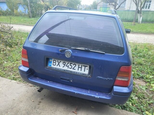 Синий Фольксваген Гольф, объемом двигателя 1.6 л и пробегом 410 тыс. км за 3500 $, фото 3 на Automoto.ua