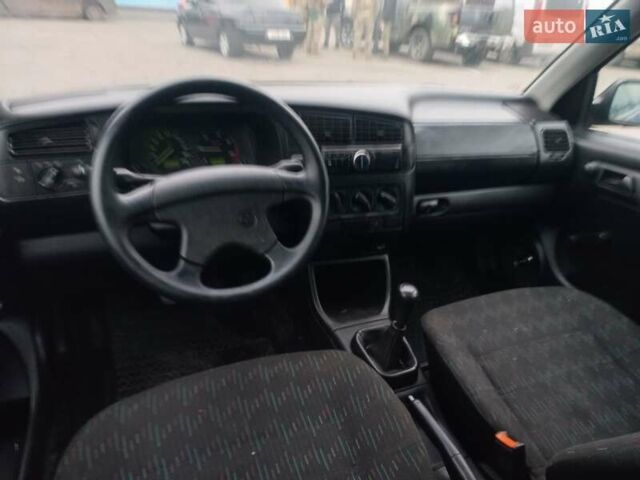 Синій Фольксваген Гольф, об'ємом двигуна 1.9 л та пробігом 400 тис. км за 2300 $, фото 16 на Automoto.ua