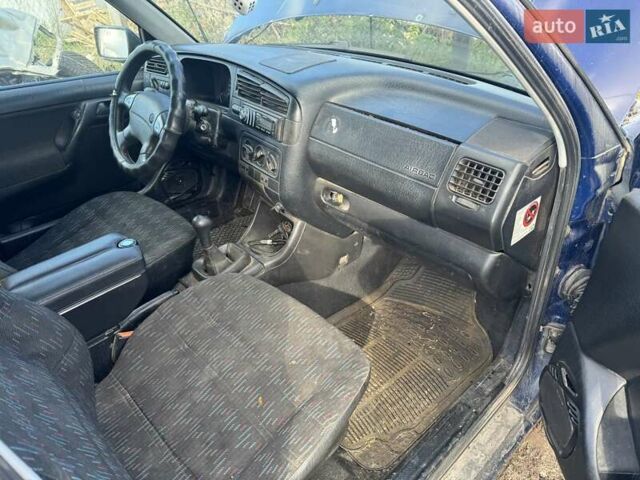 Синий Фольксваген Гольф, объемом двигателя 1.9 л и пробегом 356 тыс. км за 1850 $, фото 8 на Automoto.ua