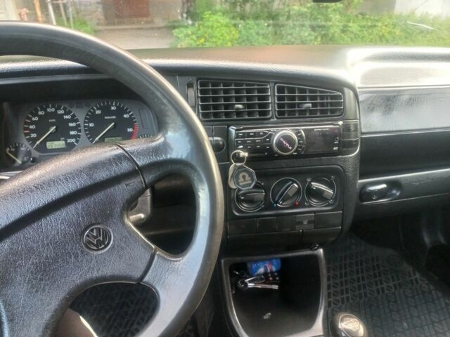 Синий Фольксваген Гольф, объемом двигателя 1.9 л и пробегом 380 тыс. км за 2500 $, фото 16 на Automoto.ua