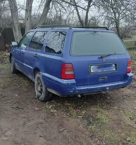 Синий Фольксваген Гольф, объемом двигателя 1.9 л и пробегом 400 тыс. км за 830 $, фото 2 на Automoto.ua