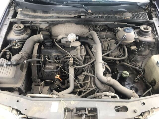 Синий Фольксваген Гольф, объемом двигателя 0 л и пробегом 400 тыс. км за 800 $, фото 4 на Automoto.ua