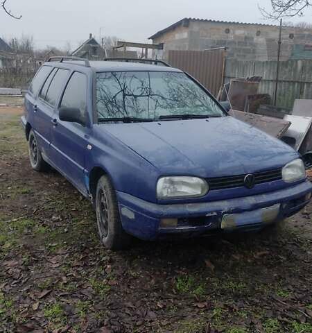 Синий Фольксваген Гольф, объемом двигателя 1.9 л и пробегом 400 тыс. км за 830 $, фото 3 на Automoto.ua