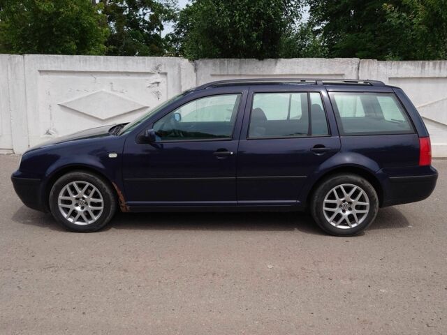 Синій Фольксваген Гольф, об'ємом двигуна 1.6 л та пробігом 350 тис. км за 4000 $, фото 5 на Automoto.ua