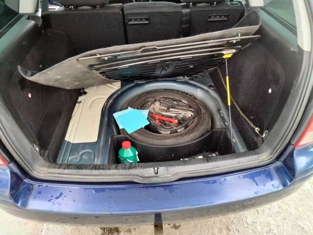 Синій Фольксваген Гольф, об'ємом двигуна 1.6 л та пробігом 190 тис. км за 3800 $, фото 14 на Automoto.ua