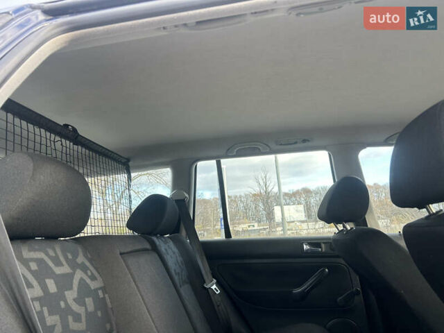 Синий Фольксваген Гольф, объемом двигателя 1.39 л и пробегом 273 тыс. км за 3850 $, фото 47 на Automoto.ua