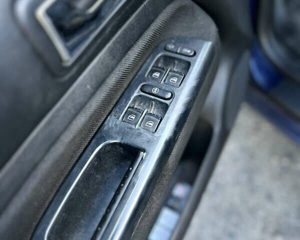 Фольксваген Гольф 1999 у Тульчине на Automoto.ua Синій Фольксваген Гольф, об'ємом двигуна 1.6 л та пробігом 287 тис. км за 3950 $, фото 13 на Automoto.ua