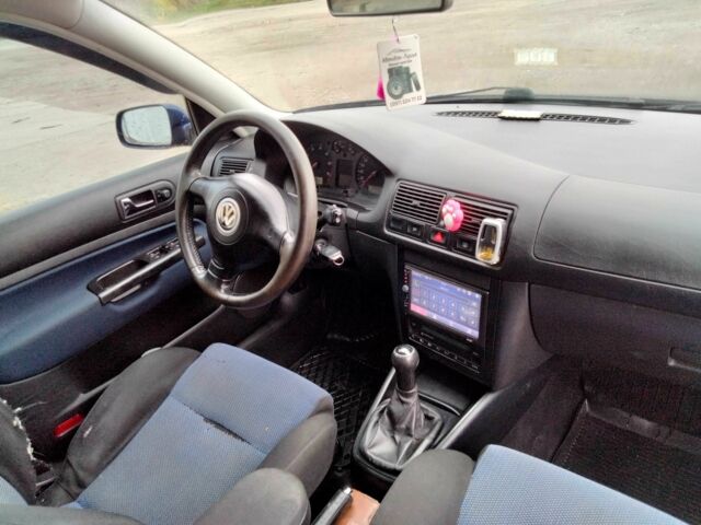 Синій Фольксваген Гольф, об'ємом двигуна 1.6 л та пробігом 190 тис. км за 3800 $, фото 10 на Automoto.ua