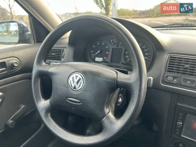 Синий Фольксваген Гольф, объемом двигателя 1.39 л и пробегом 273 тыс. км за 3850 $, фото 54 на Automoto.ua