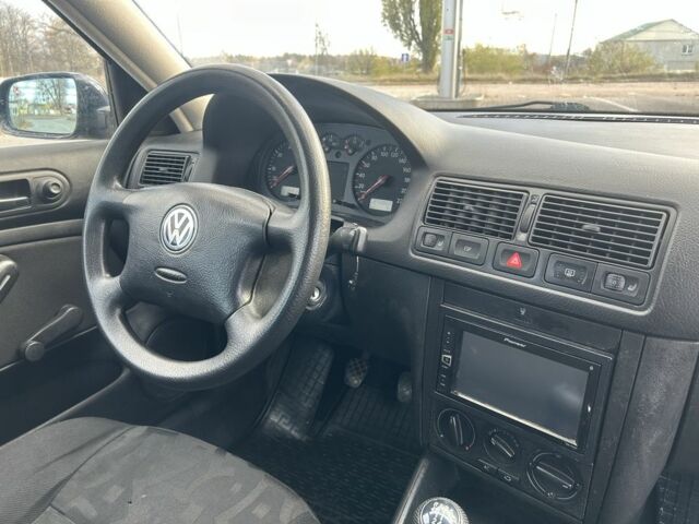 Синий Фольксваген Гольф, объемом двигателя 1.4 л и пробегом 273 тыс. км за 3850 $, фото 18 на Automoto.ua