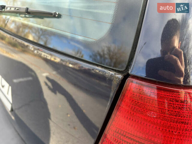 Синий Фольксваген Гольф, объемом двигателя 1.39 л и пробегом 273 тыс. км за 3850 $, фото 26 на Automoto.ua