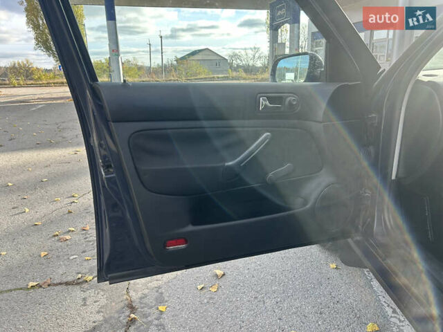 Синий Фольксваген Гольф, объемом двигателя 1.39 л и пробегом 273 тыс. км за 3850 $, фото 32 на Automoto.ua