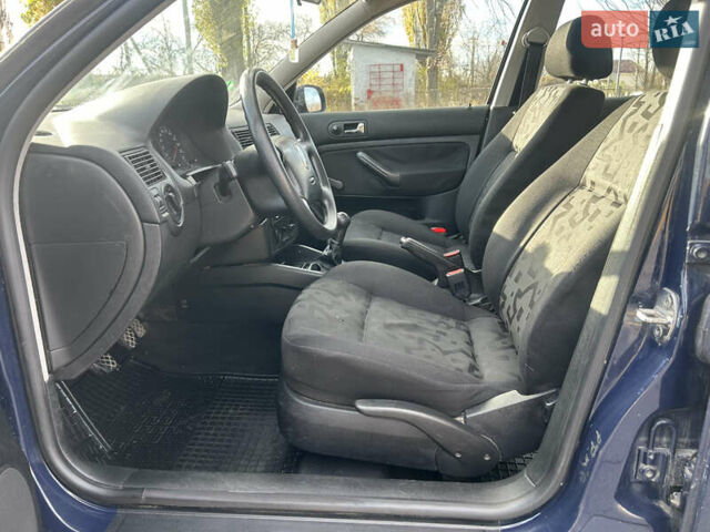 Синий Фольксваген Гольф, объемом двигателя 1.39 л и пробегом 273 тыс. км за 3850 $, фото 33 на Automoto.ua