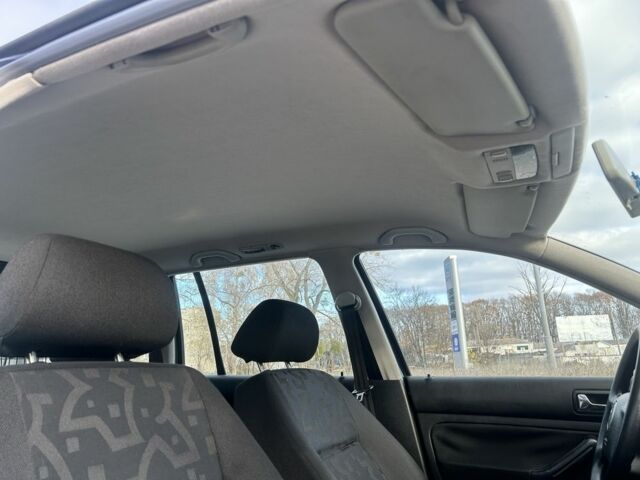 Синий Фольксваген Гольф, объемом двигателя 1.4 л и пробегом 273 тыс. км за 3850 $, фото 19 на Automoto.ua