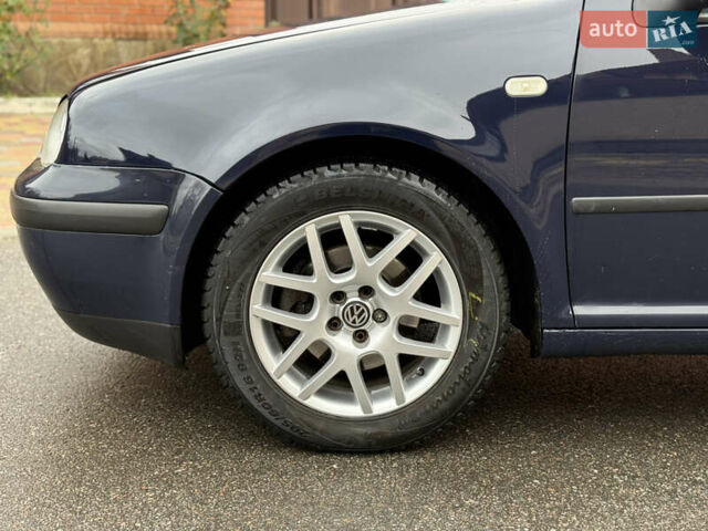 Синий Фольксваген Гольф, объемом двигателя 1.6 л и пробегом 262 тыс. км за 4799 $, фото 6 на Automoto.ua