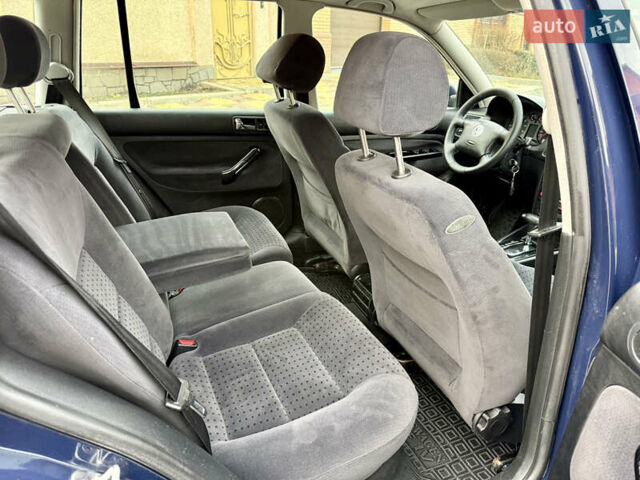 Синий Фольксваген Гольф, объемом двигателя 1.6 л и пробегом 262 тыс. км за 4799 $, фото 19 на Automoto.ua