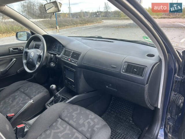 Синий Фольксваген Гольф, объемом двигателя 1.39 л и пробегом 273 тыс. км за 3850 $, фото 52 на Automoto.ua