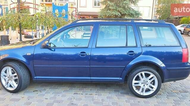 Синий Фольксваген Гольф, объемом двигателя 1.6 л и пробегом 296 тыс. км за 5000 $, фото 1 на Automoto.ua