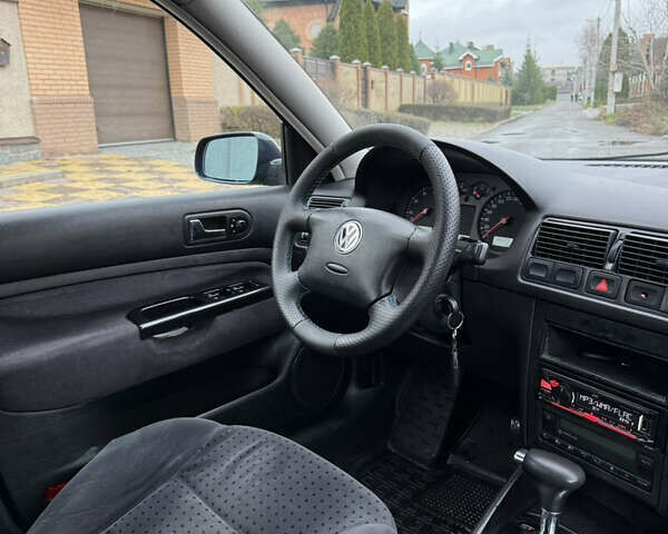 Синий Фольксваген Гольф, объемом двигателя 1.6 л и пробегом 262 тыс. км за 4799 $, фото 24 на Automoto.ua