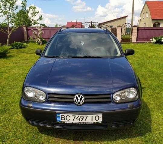 Синий Фольксваген Гольф, объемом двигателя 1.6 л и пробегом 339 тыс. км за 3000 $, фото 2 на Automoto.ua