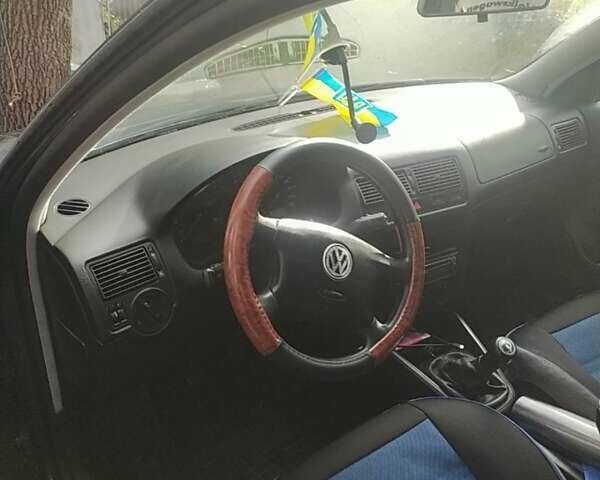 Синий Фольксваген Гольф, объемом двигателя 1.9 л и пробегом 280 тыс. км за 3400 $, фото 2 на Automoto.ua