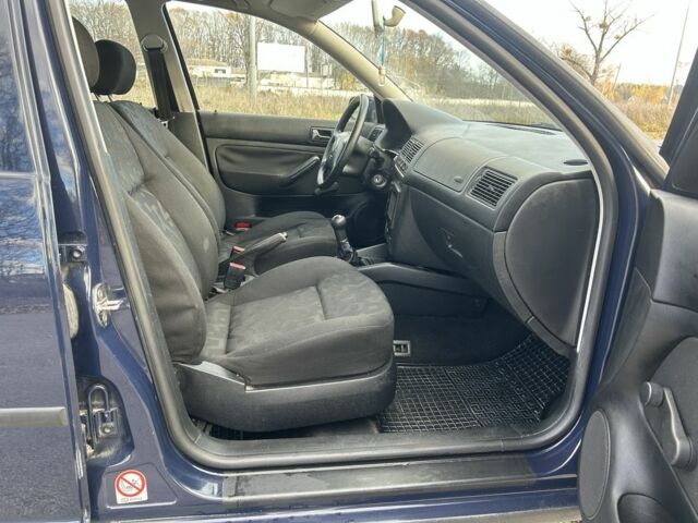 Синий Фольксваген Гольф, объемом двигателя 1.4 л и пробегом 273 тыс. км за 3850 $, фото 16 на Automoto.ua