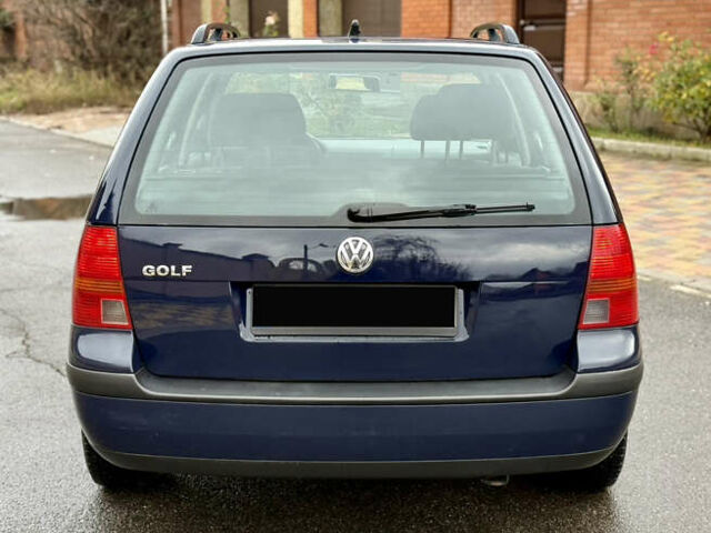 Синий Фольксваген Гольф, объемом двигателя 1.6 л и пробегом 262 тыс. км за 4799 $, фото 5 на Automoto.ua