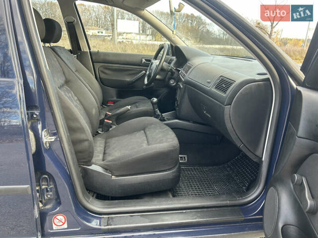 Синий Фольксваген Гольф, объемом двигателя 1.39 л и пробегом 273 тыс. км за 3850 $, фото 51 на Automoto.ua