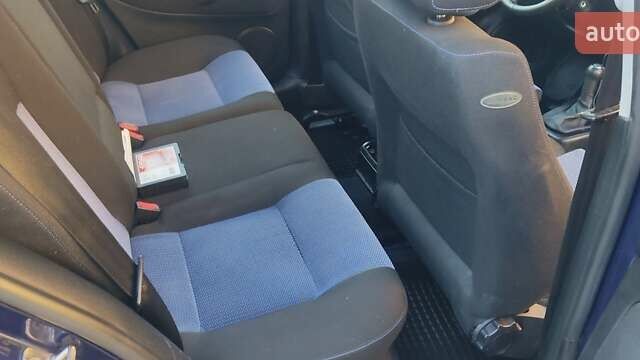 Синий Фольксваген Гольф, объемом двигателя 1.6 л и пробегом 296 тыс. км за 5000 $, фото 7 на Automoto.ua