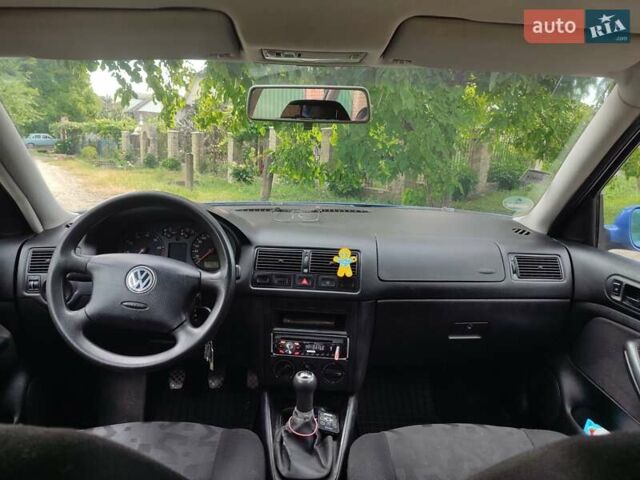 Синій Фольксваген Гольф, об'ємом двигуна 1.6 л та пробігом 245 тис. км за 4400 $, фото 3 на Automoto.ua