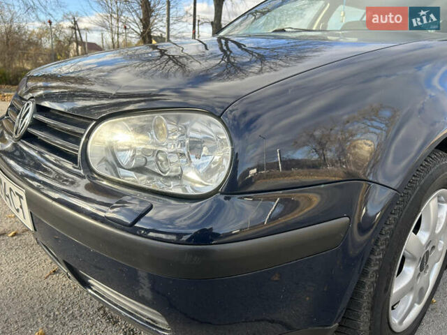 Синий Фольксваген Гольф, объемом двигателя 1.39 л и пробегом 273 тыс. км за 3850 $, фото 3 на Automoto.ua