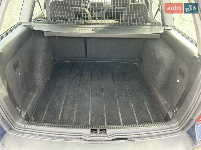 Синий Фольксваген Гольф, объемом двигателя 1.39 л и пробегом 273 тыс. км за 3850 $, фото 59 на Automoto.ua