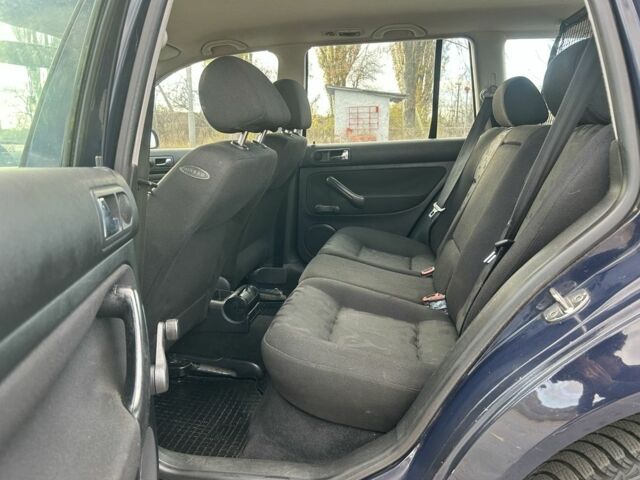 Синий Фольксваген Гольф, объемом двигателя 1.4 л и пробегом 273 тыс. км за 3850 $, фото 11 на Automoto.ua