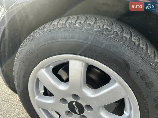 Синий Фольксваген Гольф, объемом двигателя 1.39 л и пробегом 273 тыс. км за 3850 $, фото 22 на Automoto.ua