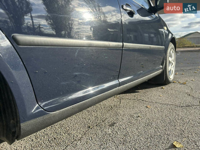 Синий Фольксваген Гольф, объемом двигателя 1.39 л и пробегом 273 тыс. км за 3850 $, фото 28 на Automoto.ua