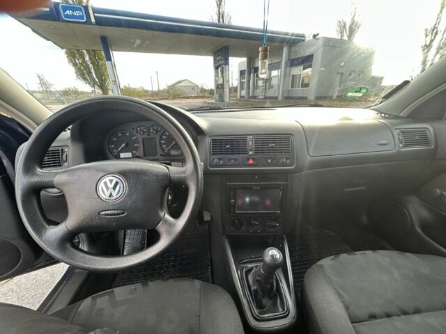 Синий Фольксваген Гольф, объемом двигателя 1.4 л и пробегом 273 тыс. км за 3850 $, фото 8 на Automoto.ua