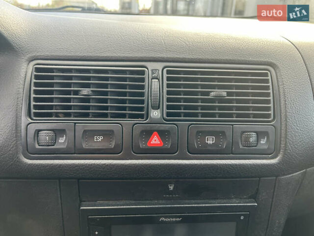 Синий Фольксваген Гольф, объемом двигателя 1.39 л и пробегом 273 тыс. км за 3850 $, фото 41 на Automoto.ua