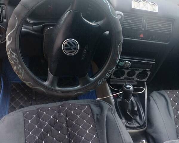 Синий Фольксваген Гольф, объемом двигателя 1.9 л и пробегом 364 тыс. км за 4500 $, фото 3 на Automoto.ua